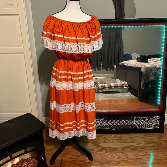 Dresses & Skirts - 🛑SOLD🛑Vintage Mexican style dress